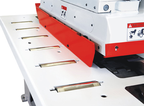 Automatic Single Rip Saw Machine Vertical Layout