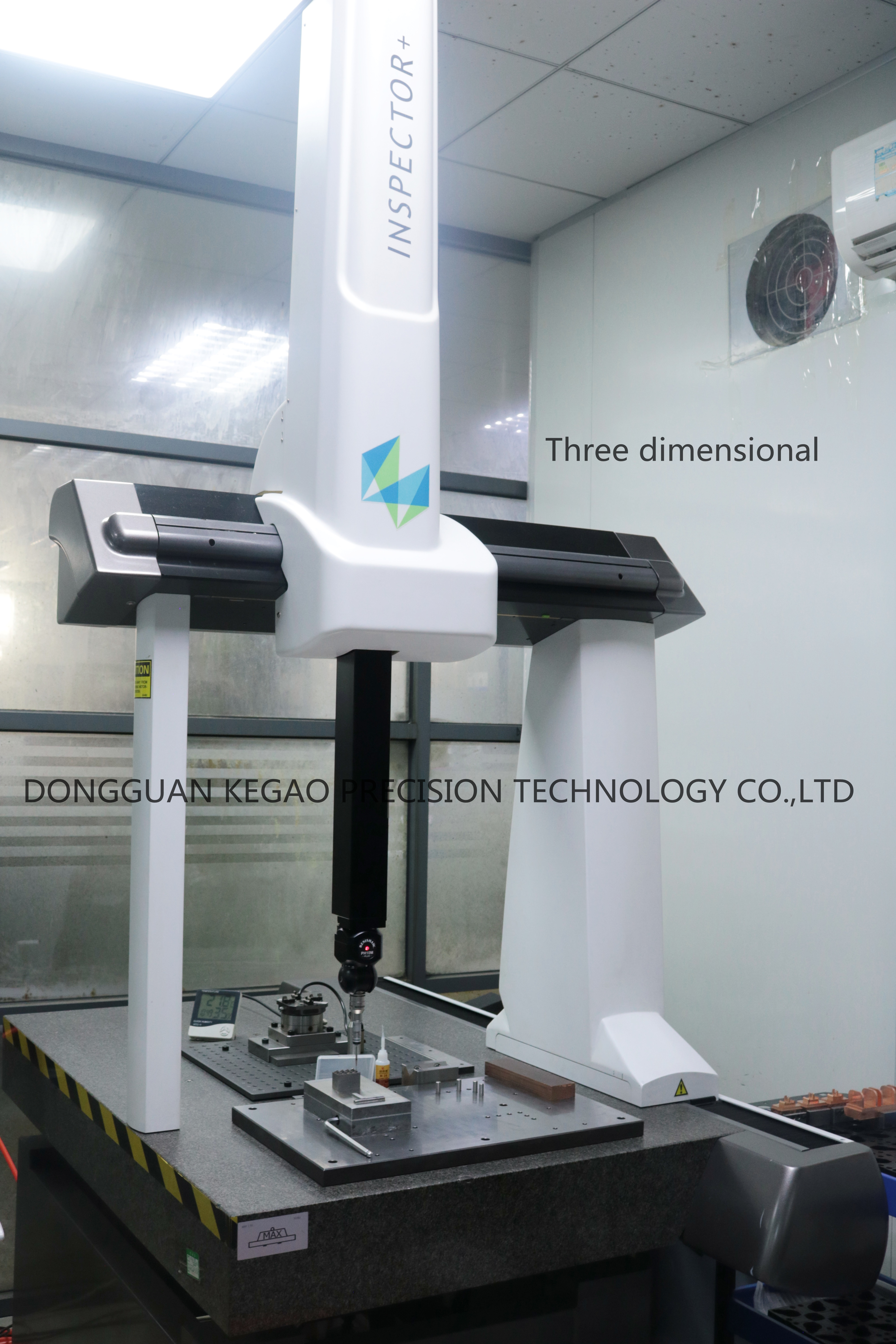 Polishing Mold Core Pins , SKD61 Core Cavity In Injection Molding 52HRC