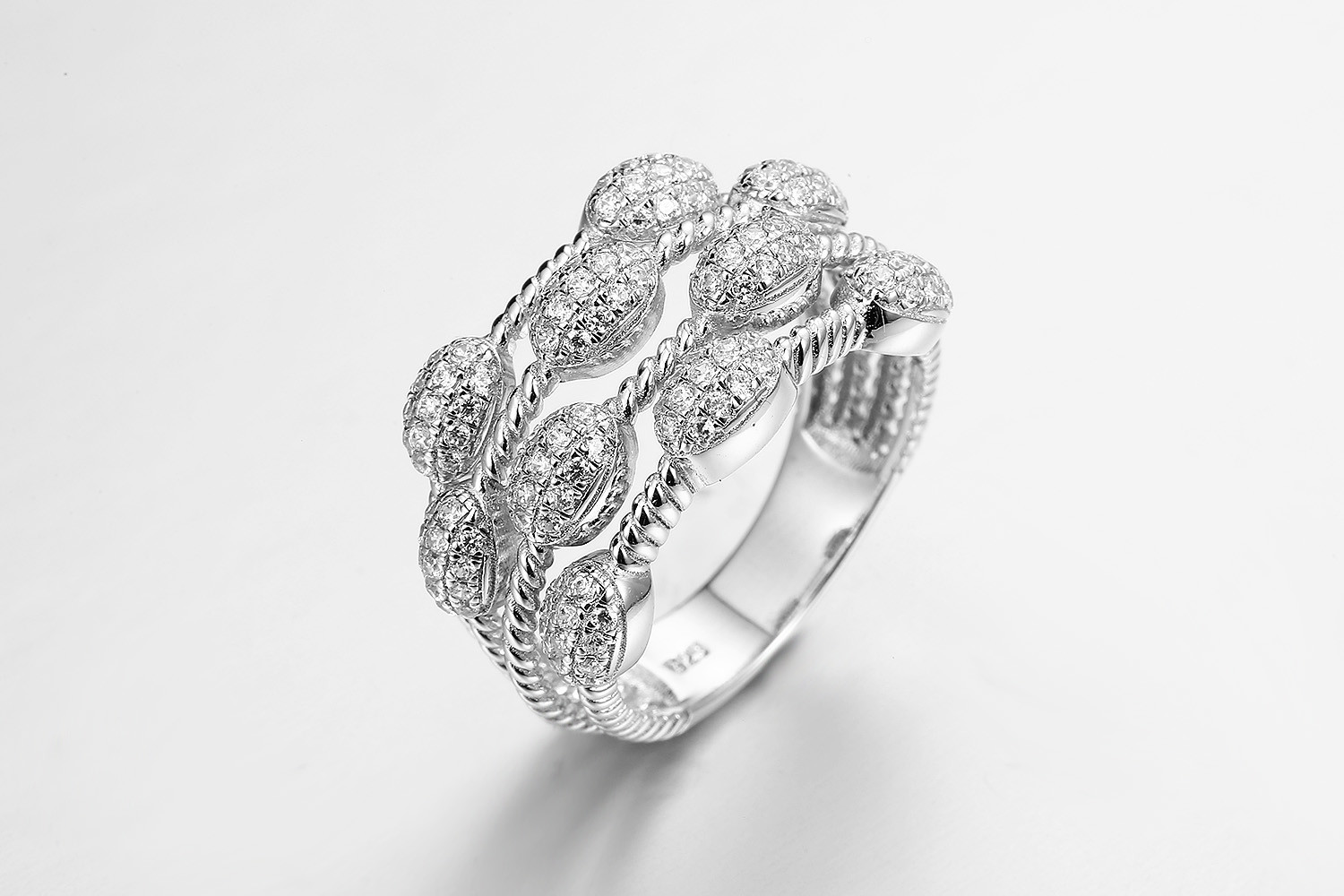 Small Valuable Gifts 925 Sterling Silver CZ Rings A Strong Bond Between Lovers