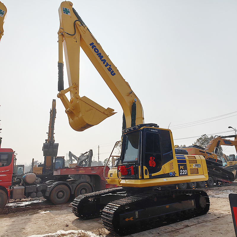 Used Komatsu PC220-8 Hydraulic Excavator 22 Tonnage 1m³ Bucket Capacity Remarkable Condition