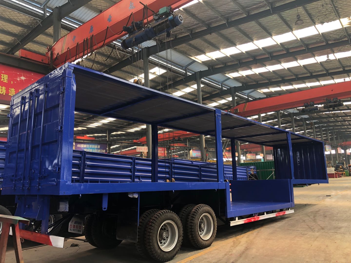 Side Wall/Curtain Side/Fence Semi Trailer with Mechanical Suspension and 12R22.5 Tires