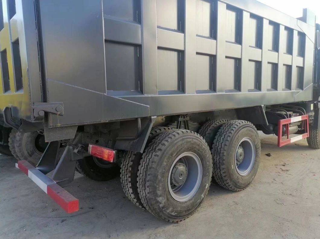 HOWO 6*4 Dump Truck Secondhand 10tires Gray Color Sinotruk