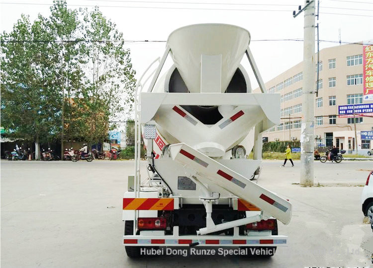 T. King Chassis Concrete Mixer Truck 2 CBM , Ready Mix Cement Trucks