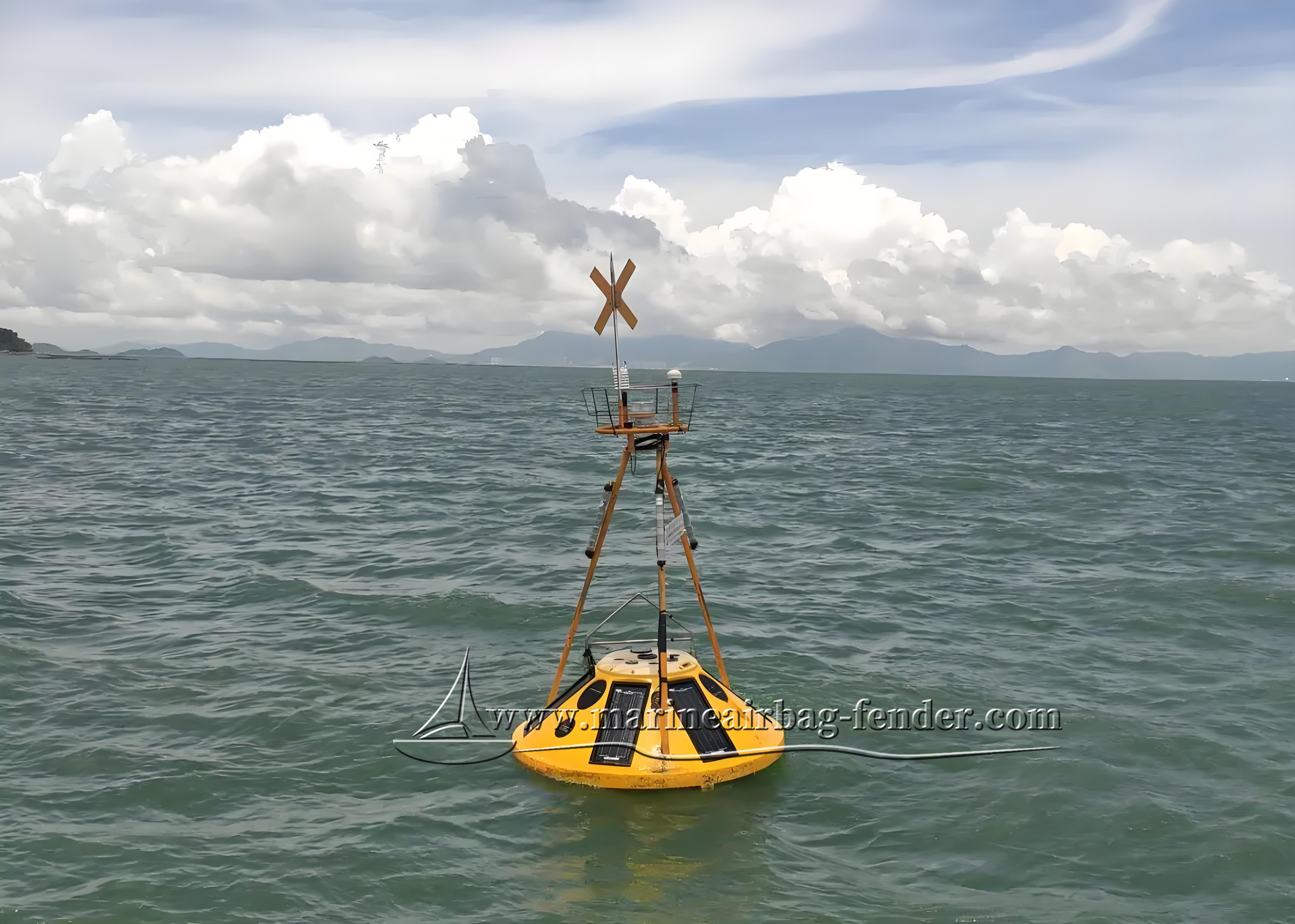 Real Time Cylindrical Marine Data Buoys , Ocean Data Buoy For Enhanced Wind Resistance