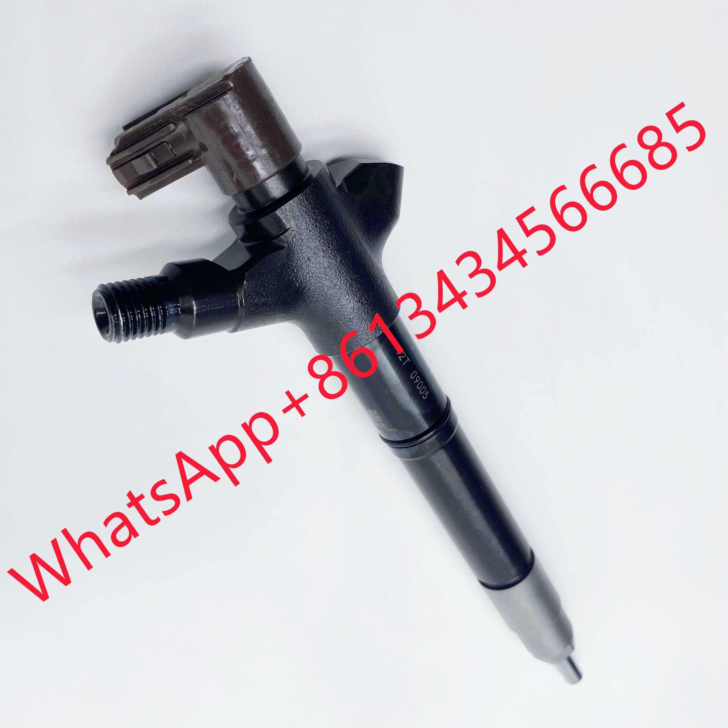 New high quality auto engine common rail fuel injector nozzle 295900-0050 23670-26060