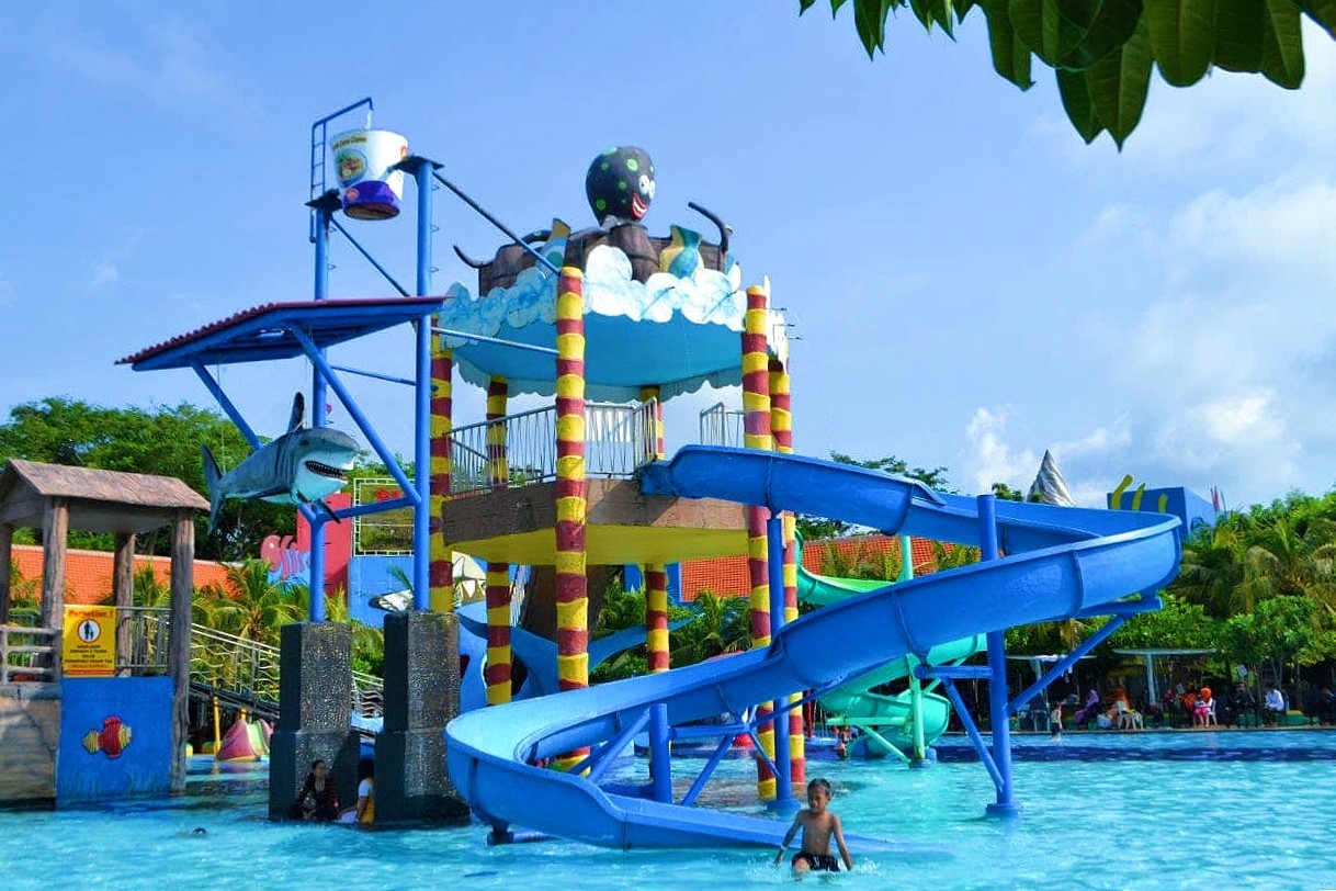 ODM Children in ground Swimming Pool Ride Fiberglass Water Slide for Aqua Park