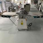 CE Commercial Baking Equipment Electric Dough Roller Machine With Conveyor Belt