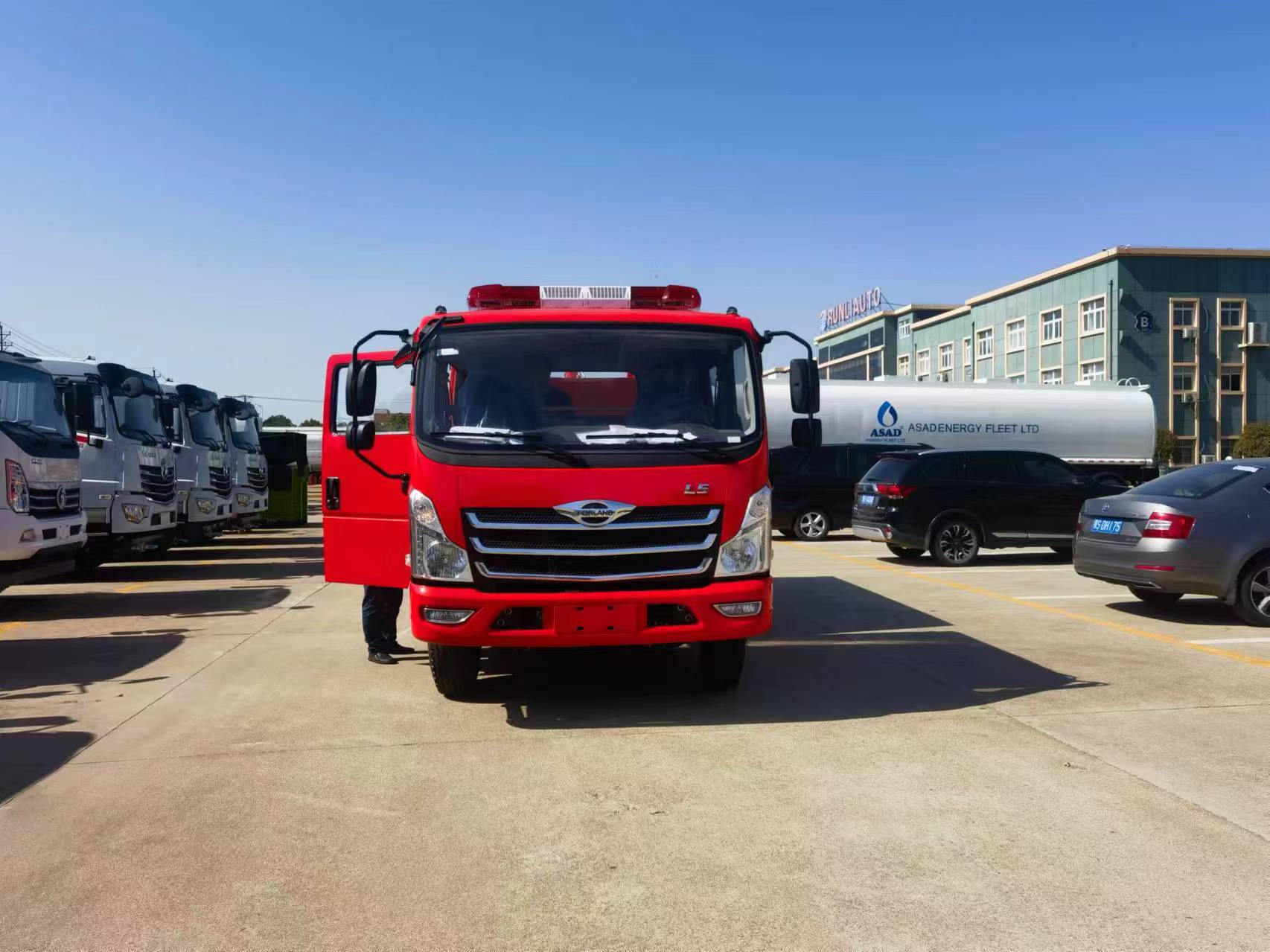 Howo 4x2 10cbm 12cbm Fire Truck Monitors Water Foam Fire Trucks