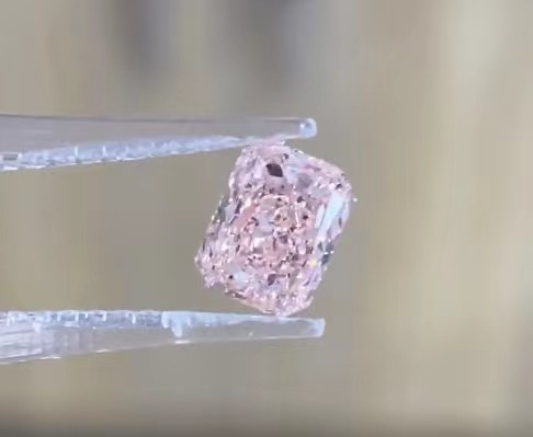 IGI Certified Lab Created Colored Diamonds Fancy Intense Pink VS1 Radiant Loose Diamond
