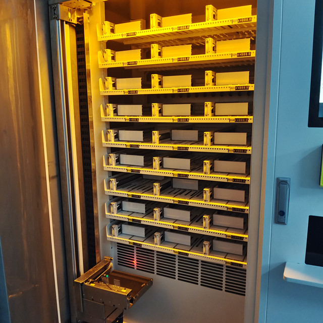 Seafood Ice Lolly Vending Machine , 900W Frozen Vending Machine