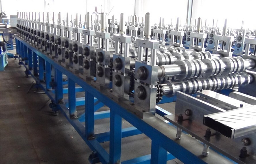 5.5KW Carbon Steel Downspout Roll Forming Machine High Speed 8 - 10 m / min