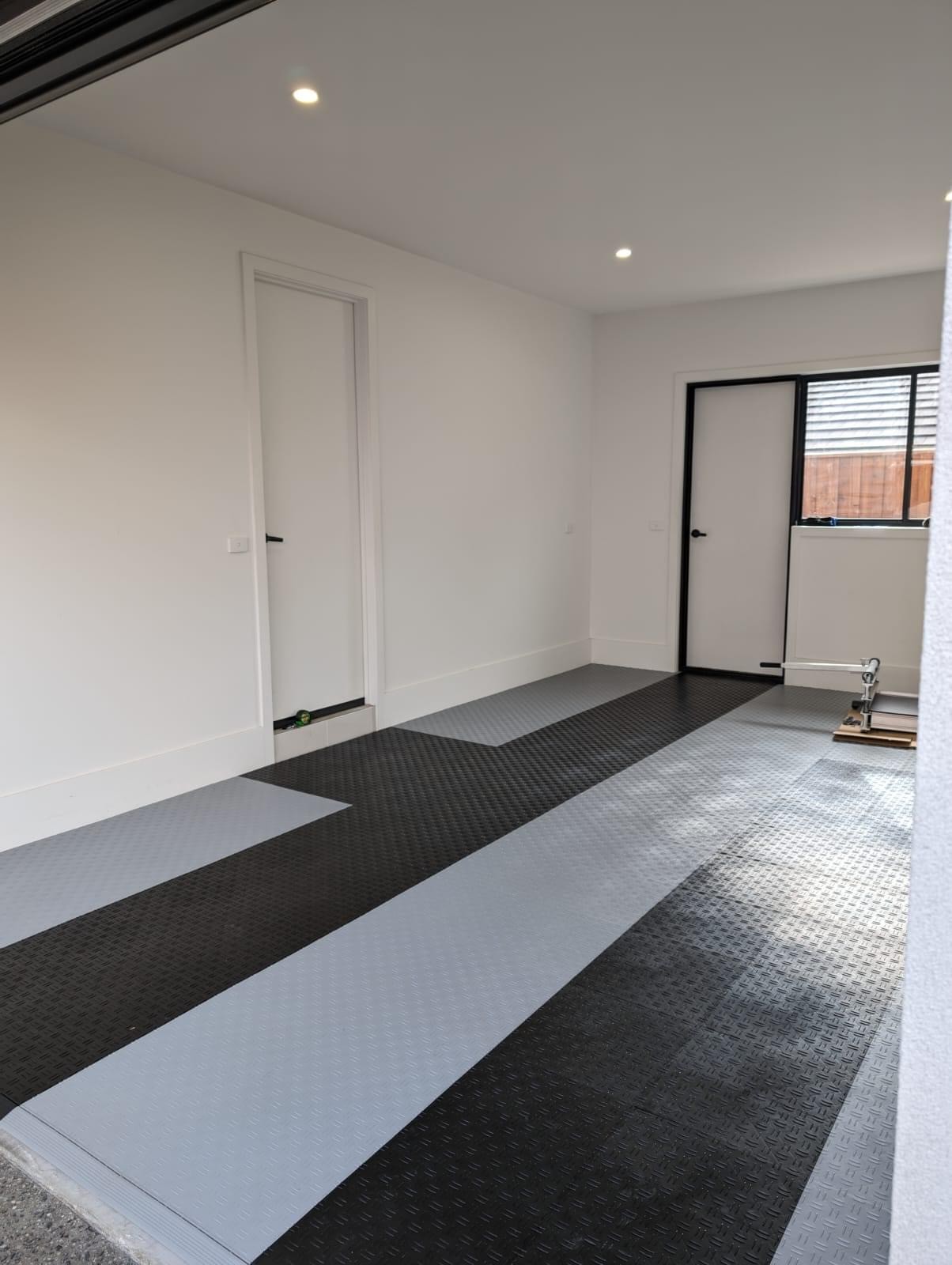 Interlocking Garagetrac Diamond Flex Garage Floor Tiles 18mm Thickness