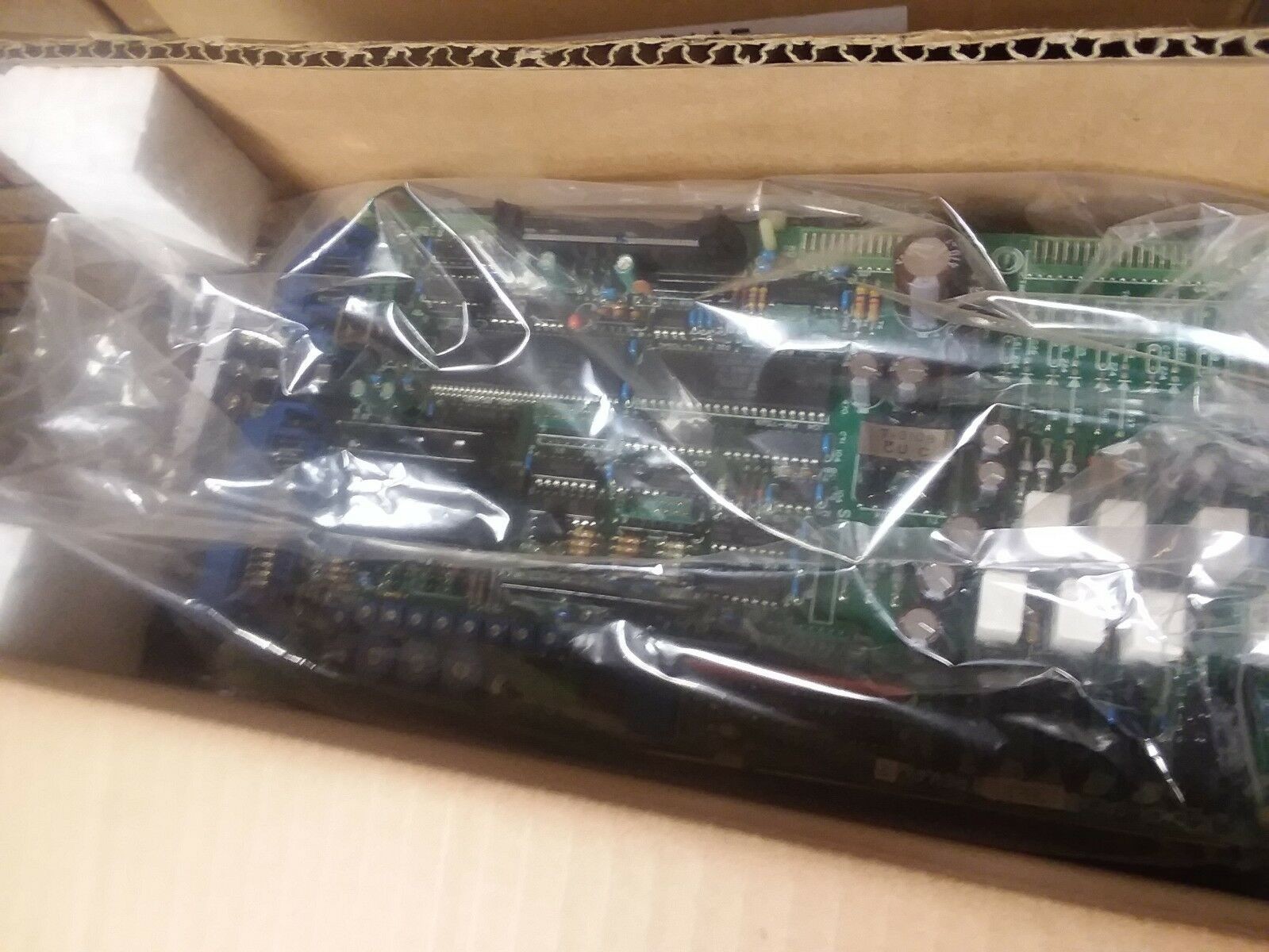 YASKAWA CACR-SR10SB1AF AC SERVO DRIVE SERVOPACK SERVO CONTROLLER ANALOG 1 KW 200 V