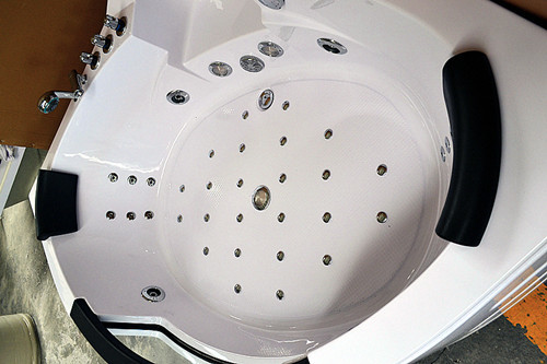 Fashionable Big Jacuzzi Whirlpool Bath Tub For Couple 1520 X 1520 X 590mm