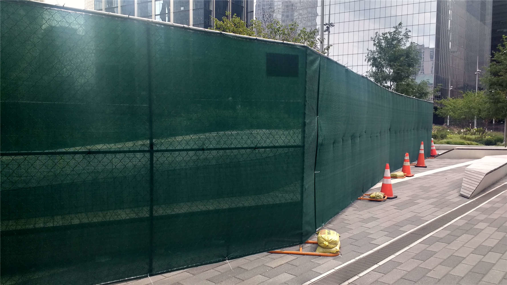 6' Height x 12 ' Width Temporary Chain Link Fence For Construction Security also available 8ft x 12ft cross brace