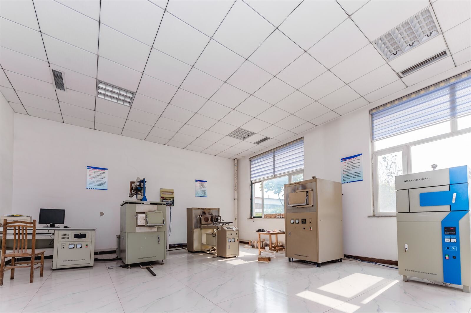 Glass Furnace Refractory Repair Powder Construction Refractory Silica Hot Repairing Material
