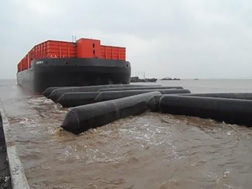 12 Layer Ship Lift Airbag Boat Lift Airbags 2.5m Dia 24m Length