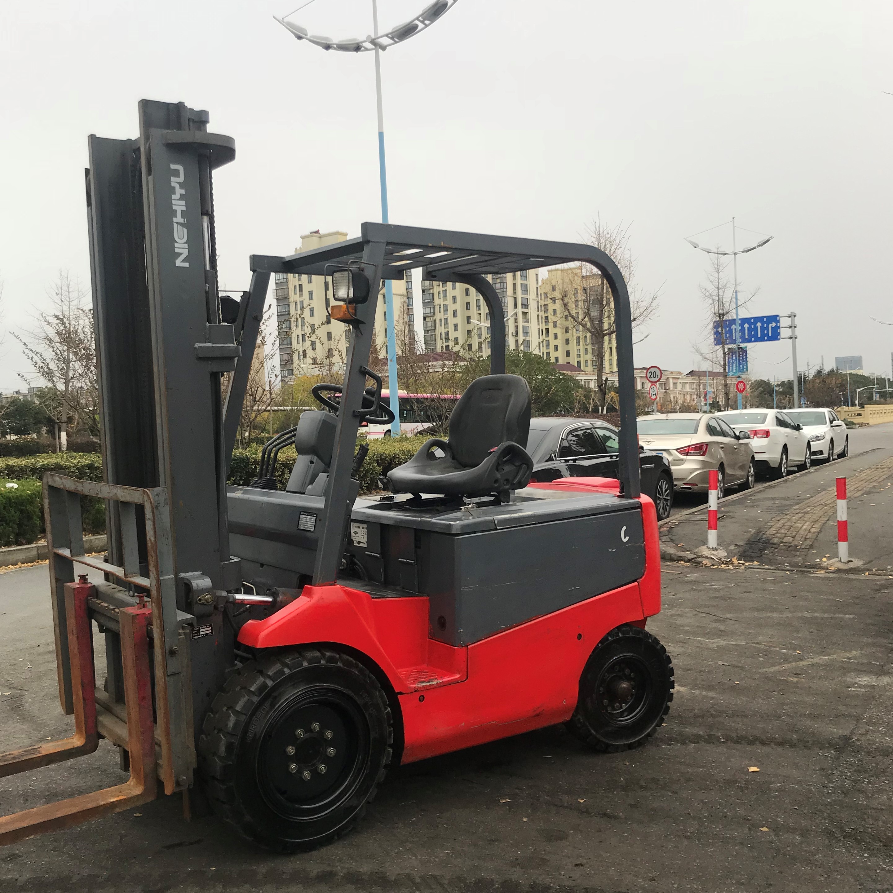 NICHIYU 1.5T Diesel Forklift side view
