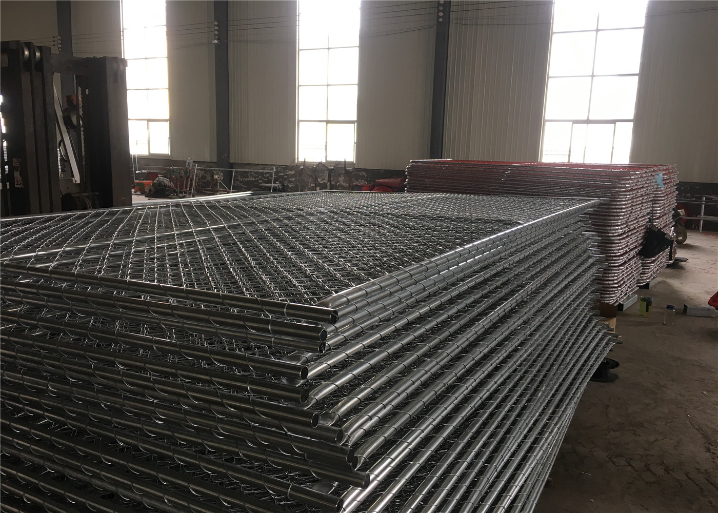 4ft x 10ft temporary chain link construction fence panels for crowd control mesh spacing 2½"x2½"(63mmx63mm) x 12gauge