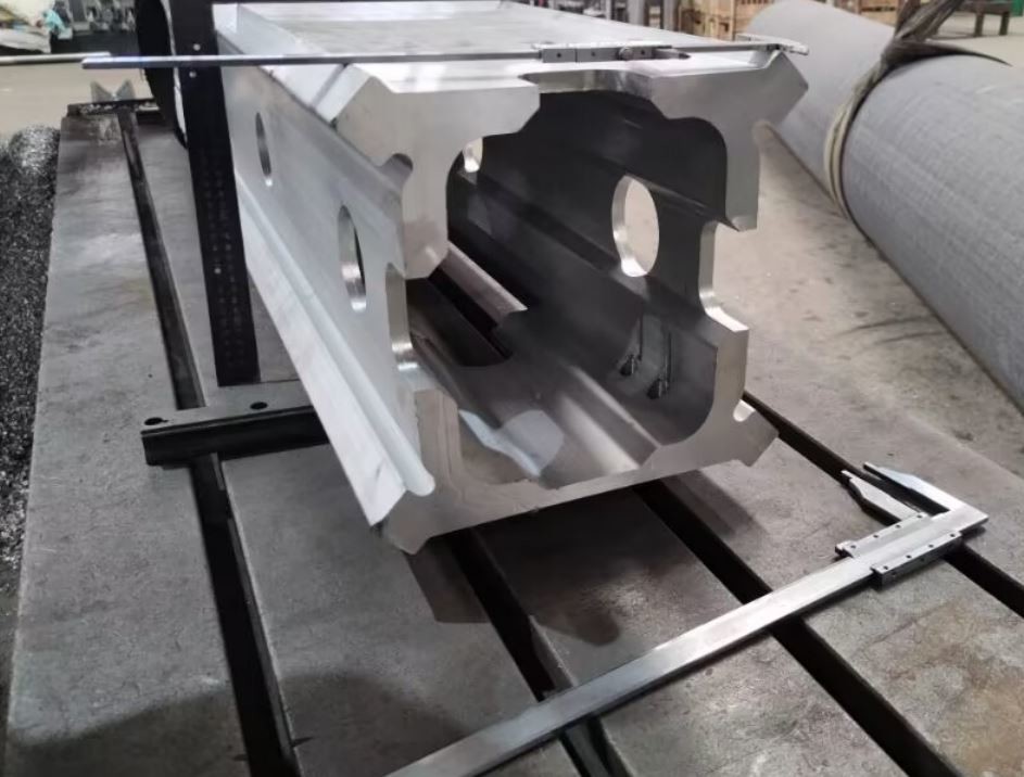 Machined ROC L6 Feed Beam Profile ROC L6 Drill Rigs Use Aluminum Extruded Profiles