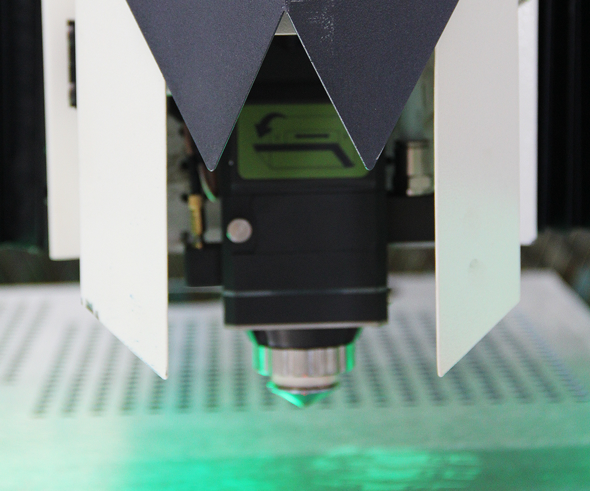 Carbon Iron Aluminum Fiber Laser Cutting Machine For Metal