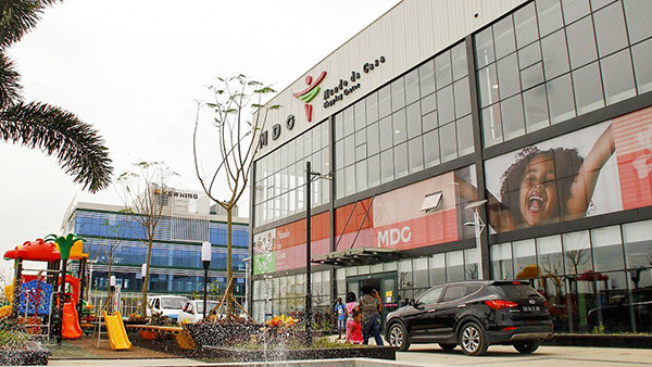 Durable Prefabricated Commercial Steel Buildings Modern ISO9001