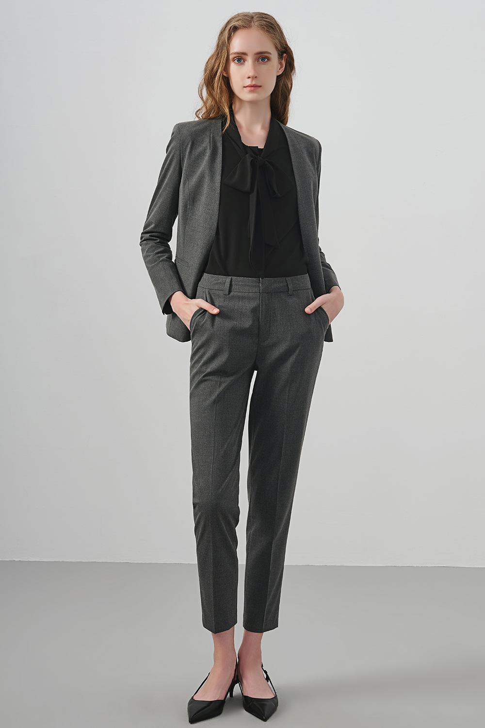 Elegant Women's Summer Suit Set for Work or Wedding Long Sleeve Pockets Woven Fabric