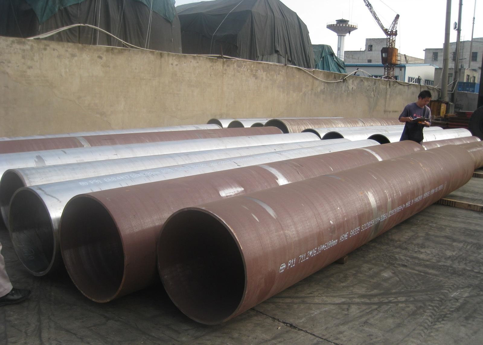 16 Inch OD Hot Rolled Steel Pipe Seamless Carbon Steel Material 100mm Max WT
