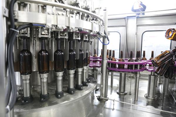 Wine Bottling Beer Filling Machine , Glass Bottle Filling Line High Production