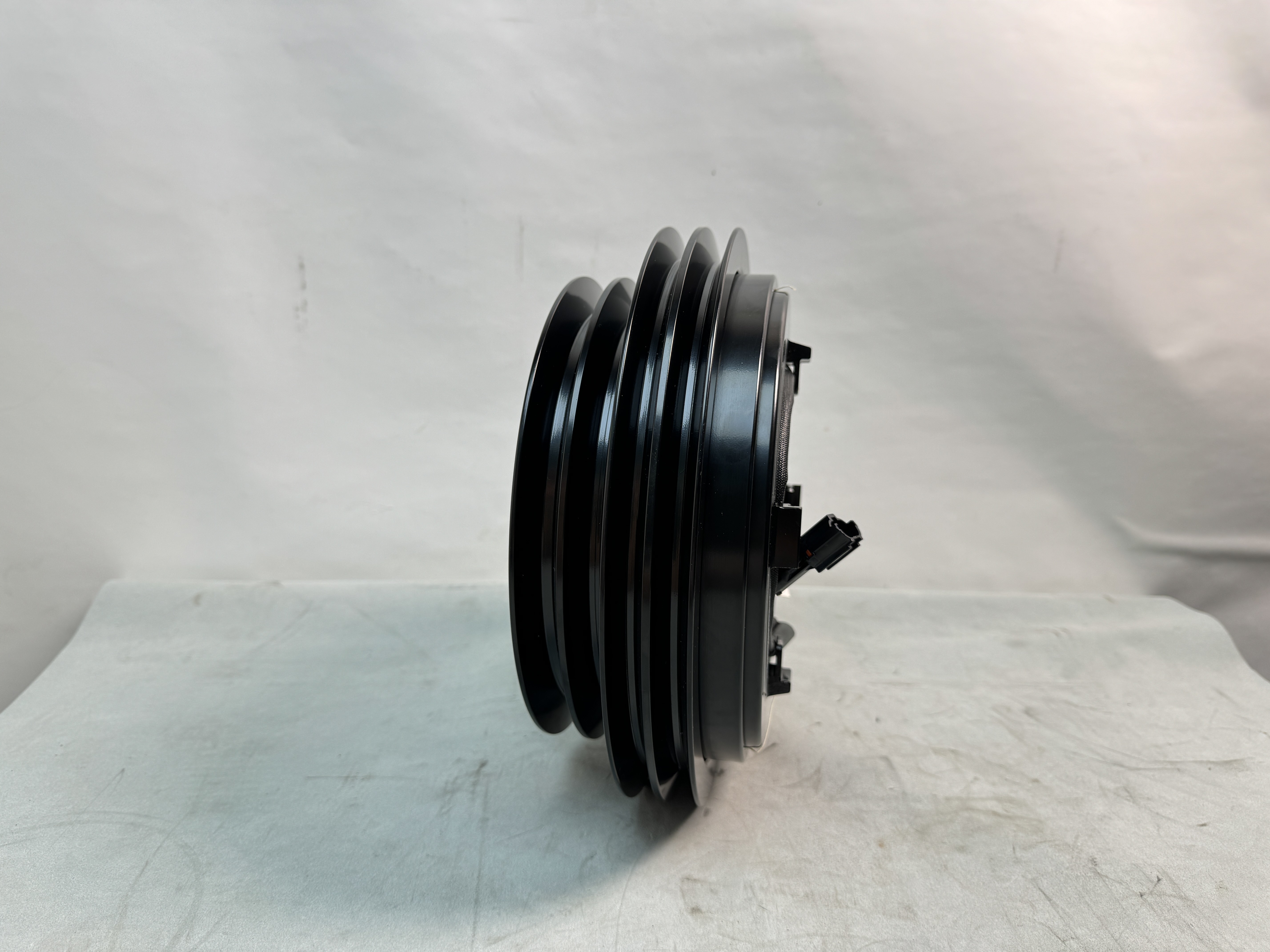 Genuine and High Performance Magnetic Clutch 8114-00189 used for Yutong bus China Truck and Bus Auto Spare Parts