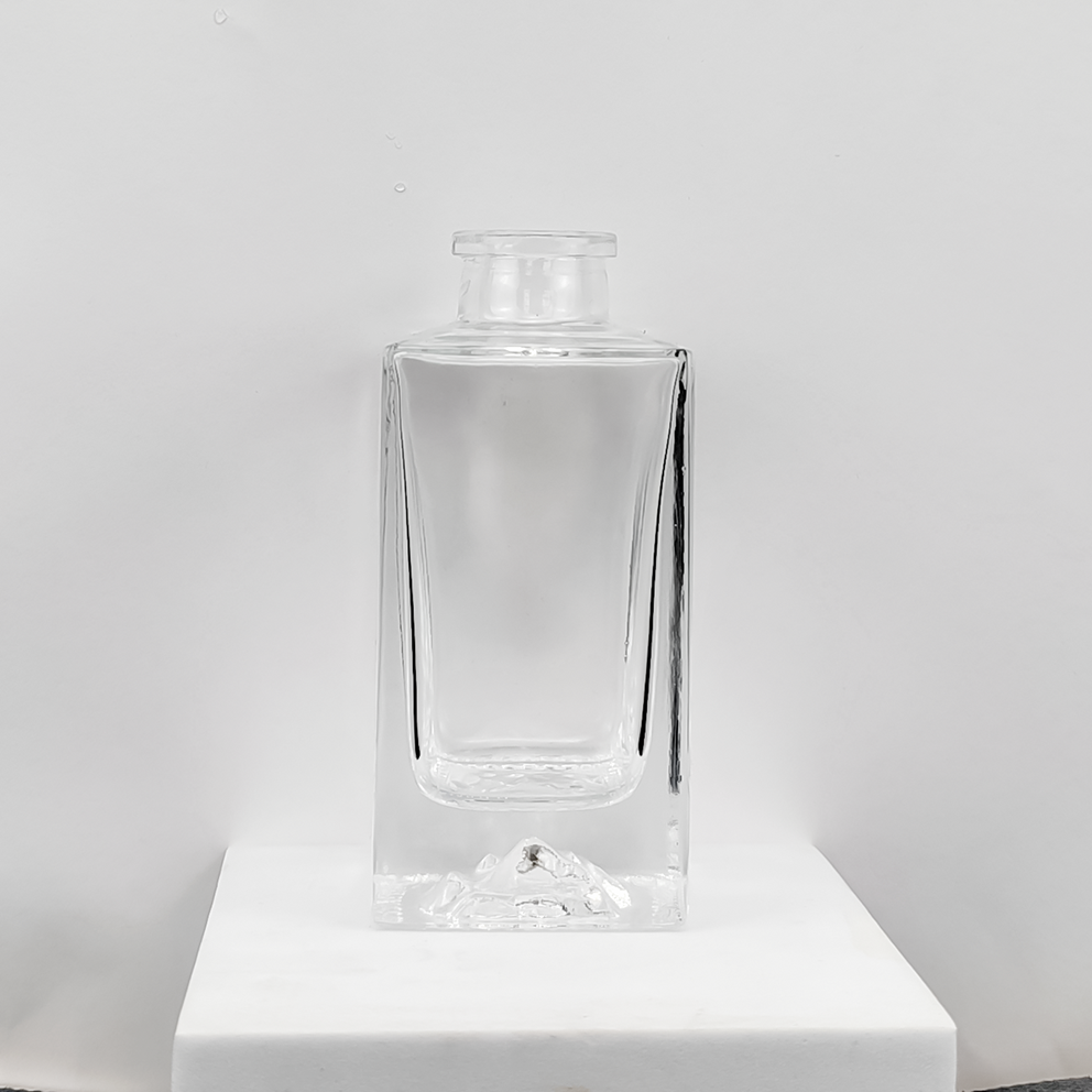 Aromatherapy Square Glass Bottle with Wooden Lid 50ml Capacity and Clear Glass
