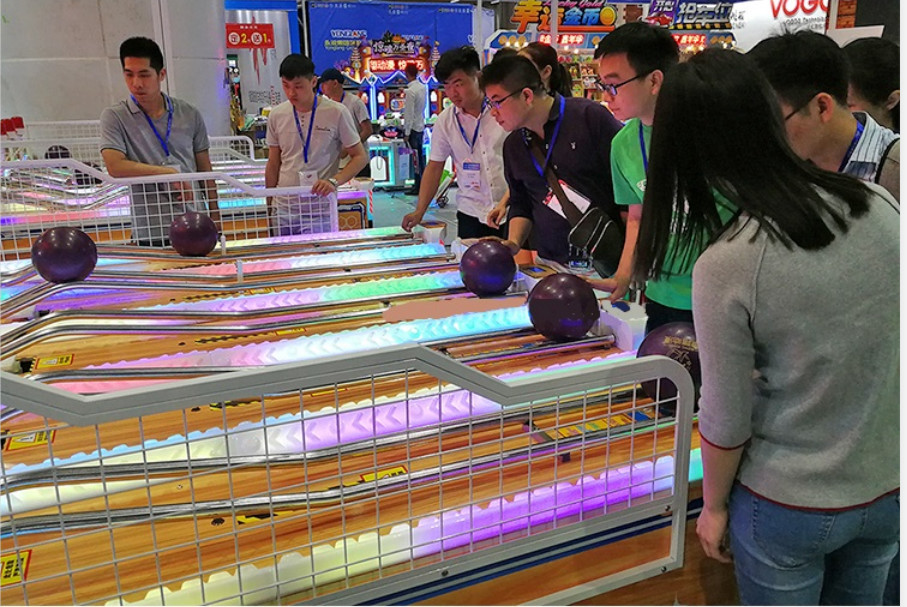 Lucky Ball Ticket Prize Redemption Machine / Amusement Carnival Game Booth