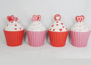 China Beautiful Ceramic Kitchen Canisters Hand Painted Cupcake Trinket Box Hearts Design wholesale