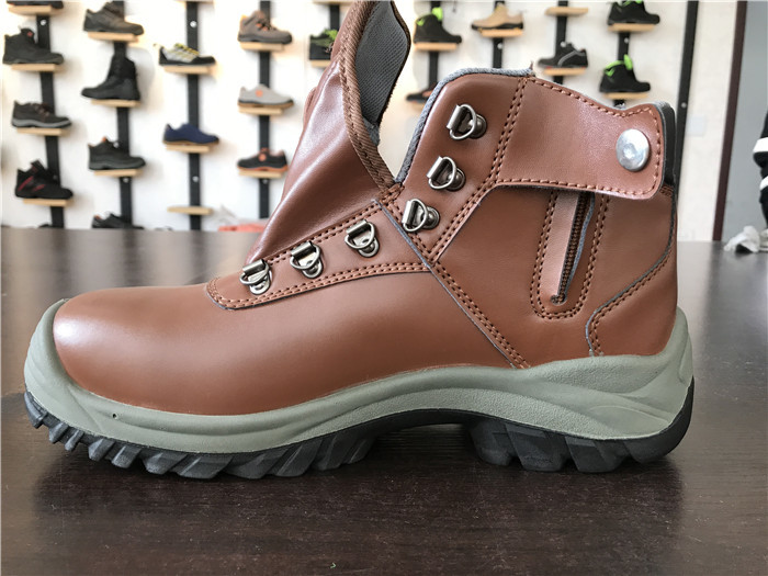 Waterproof Industrial Work Boots 100K To 1000M Ohms Standard S1P With Button