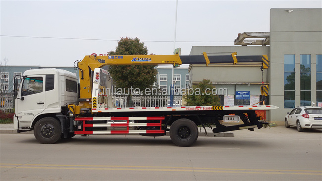 China Runli Factory Euro 2 4x2 diesel Trucks 6 Wheeler Tow Truck Wrecker with Crane