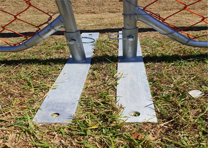 Galvanized Width 2.5m Chain Link Fabric Fencing For Revolt Activities