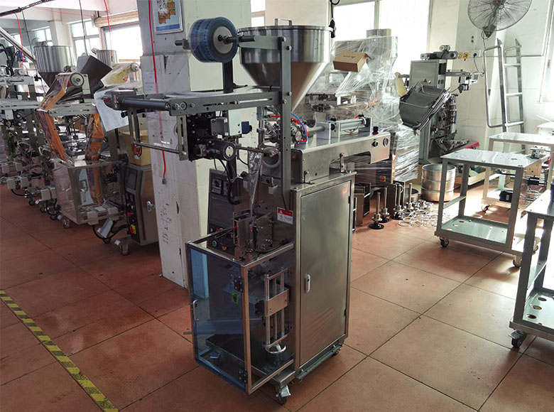 3 Side Liquid Packer Machine 60bags/min Auto Weighing Filling Machine