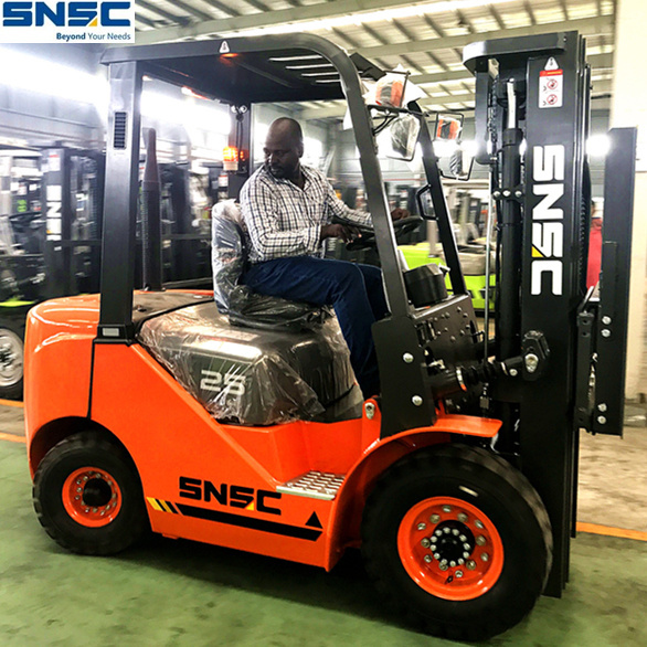 4ton Isuzu Engine Front Double Tyre Z3000mm Mast Diesel Forklift Price