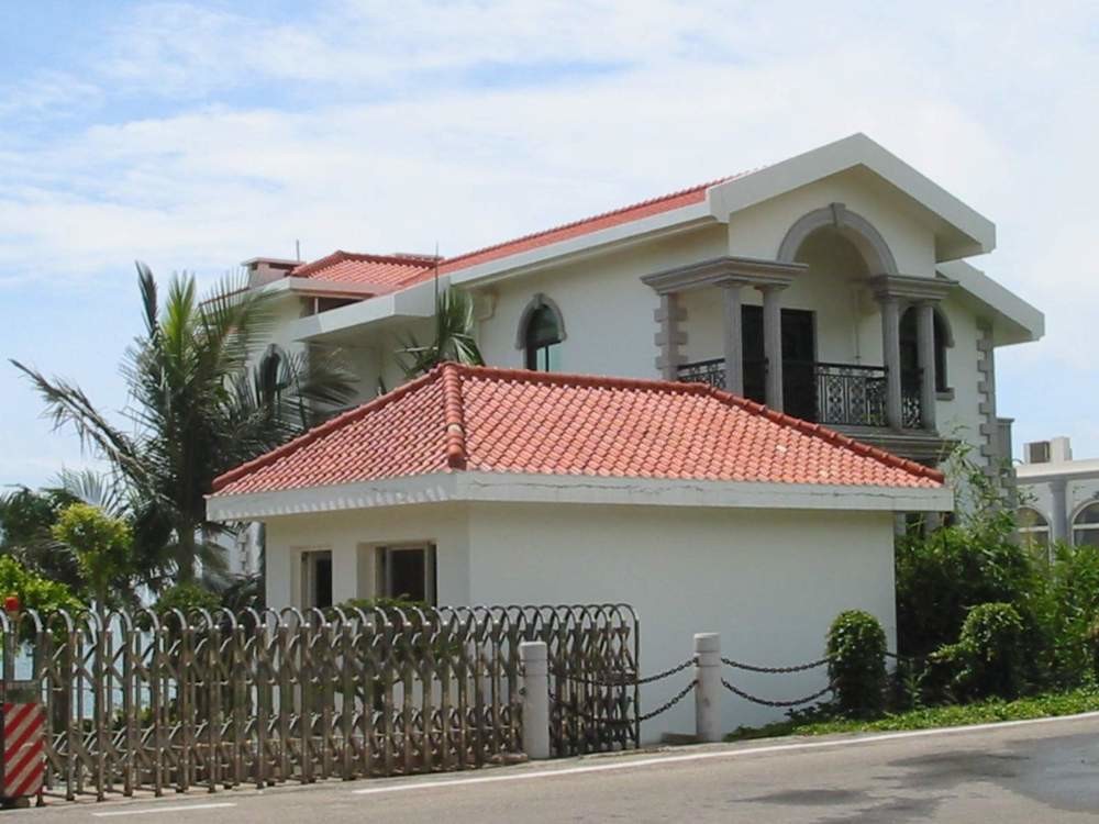 Spanish Coffee Brown Color Glazed Ceramic Roof Tiles Matt Surface 220*220mm