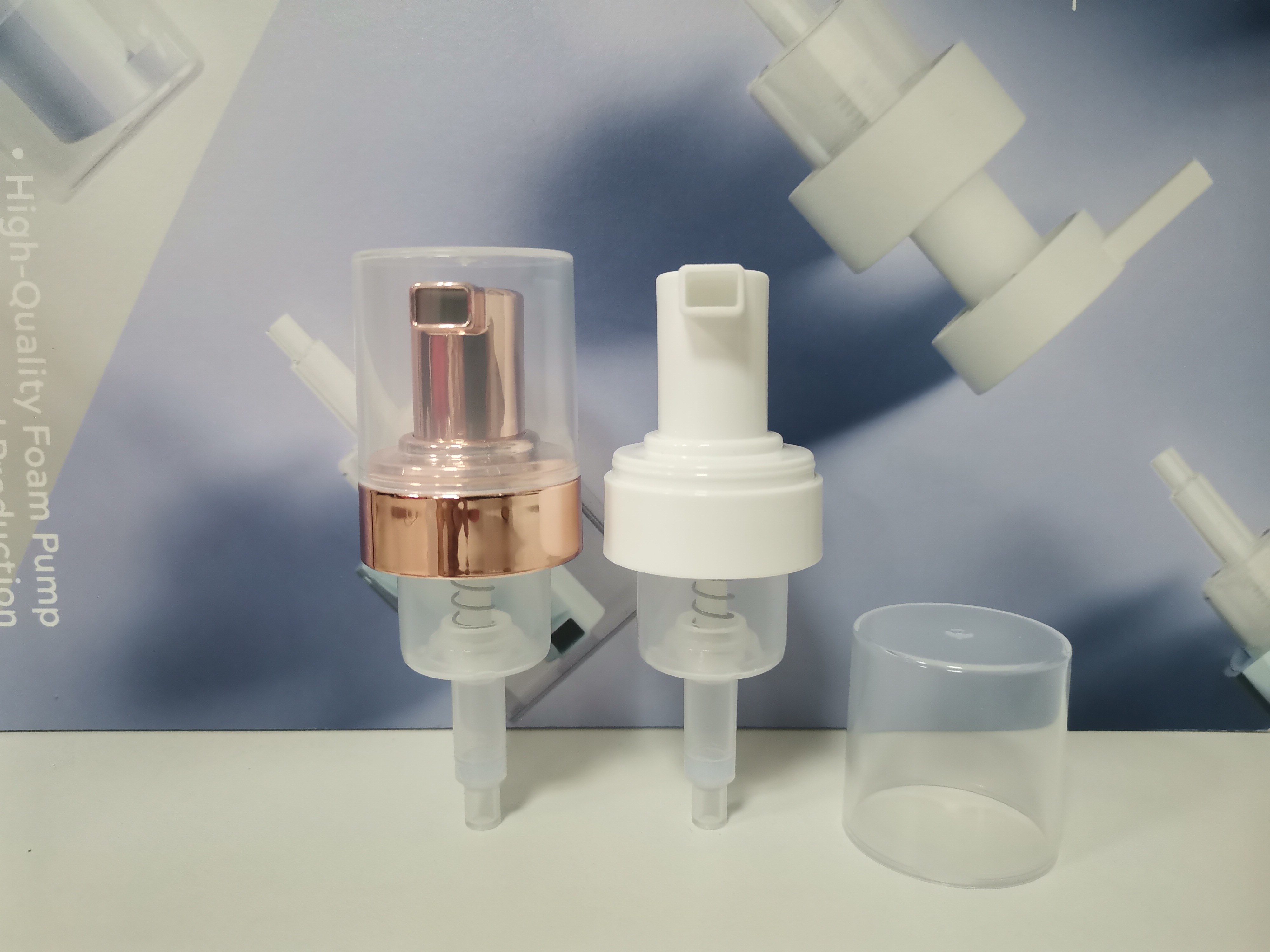 Professional Cosmetic Overcap Lotion Pump in PP with 0.8cc 0.4cc Discharge