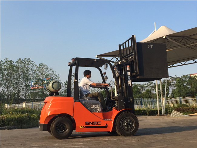 6m Liftihg Height Mast LPG Gasoline 3 Ton Forklift