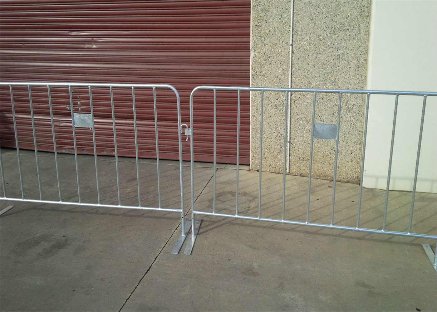 8 Bar Crowd Control Barriers For Belgium 35 mm pipes with a 1.50mm thick finished by fully hot dipped galvanized