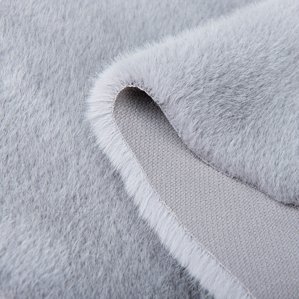 Medium Weight 100% Polyester Faux Rabbit Fur Fabric with Soft and Luxurious Style