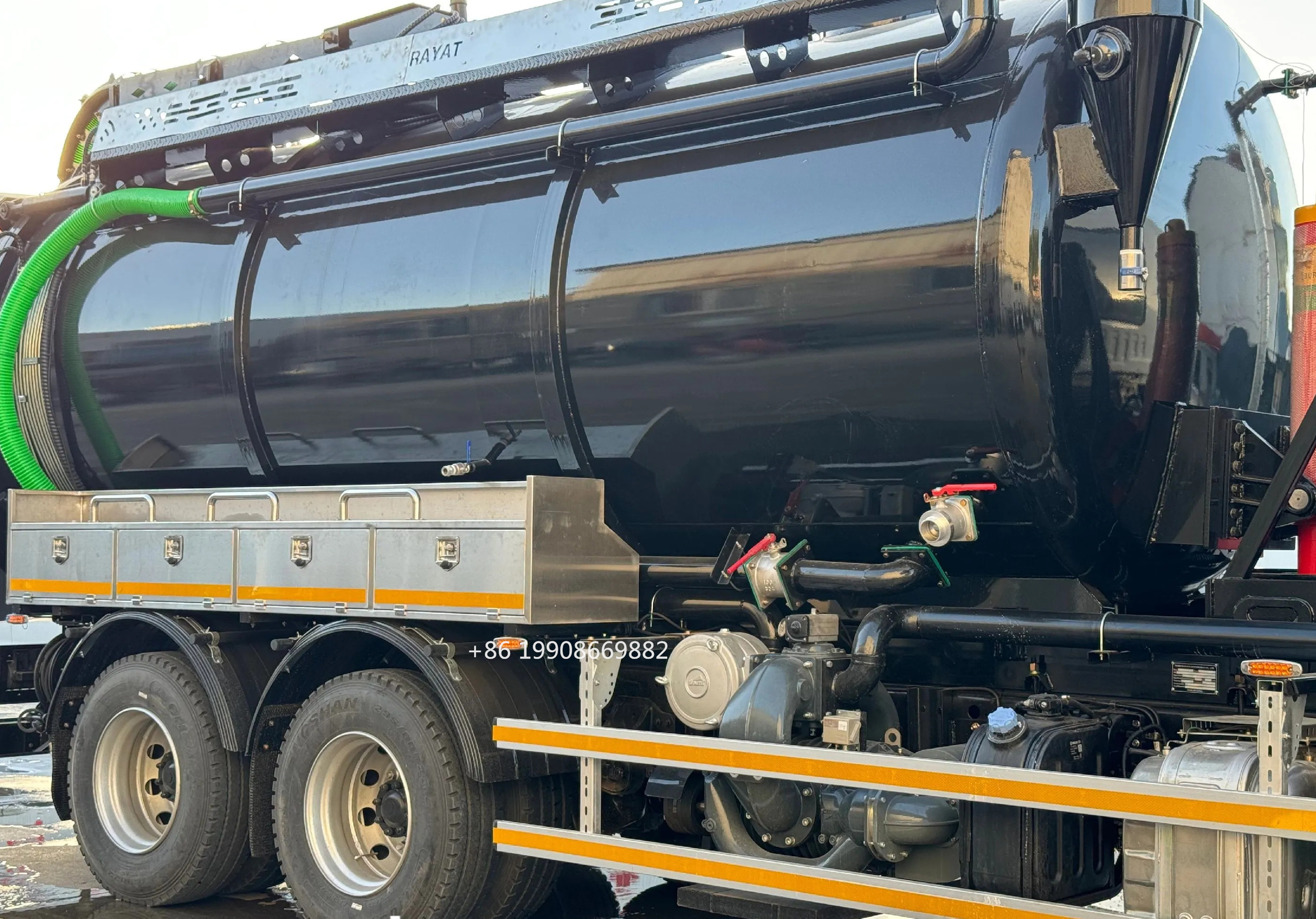 ISUZU 4x2 Driver 10000L Sewage Suction Truck with Vacuum Pump for Sucking Waste Water Vacuum Sewer Tanker Suction Truck