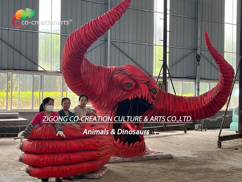Red Monster Custom Made Animatronics Outdoor Amusement Park Decoration