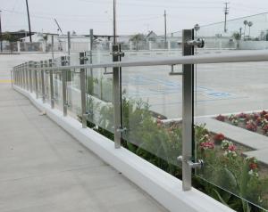China Outdoor Architectural Glass Panels With Polished Edges Transparent wholesale