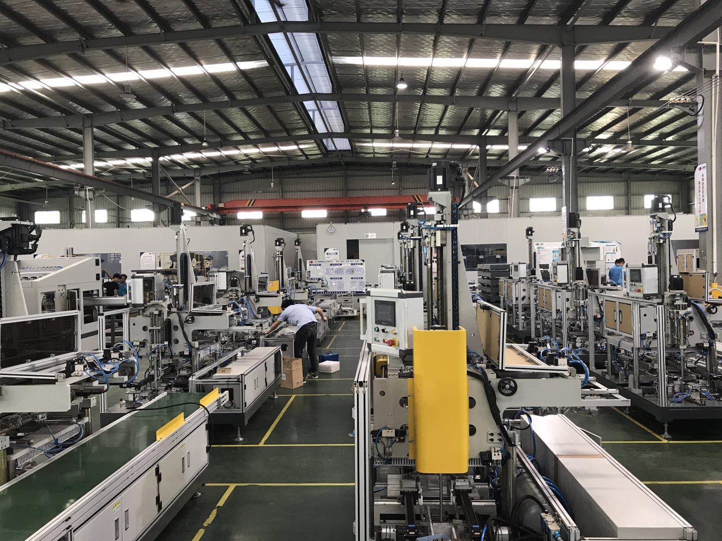 Automatic Cardboard Box Folding Machine Speed 32-40pcs/Min Produce Lid And Bottom