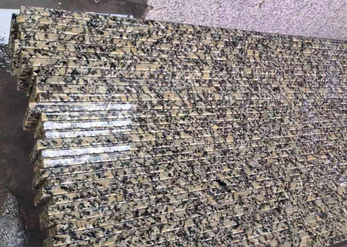 100% Natural Granite Kitchen Countertops Bullnose Edge 2.75 G / Cm3 Density