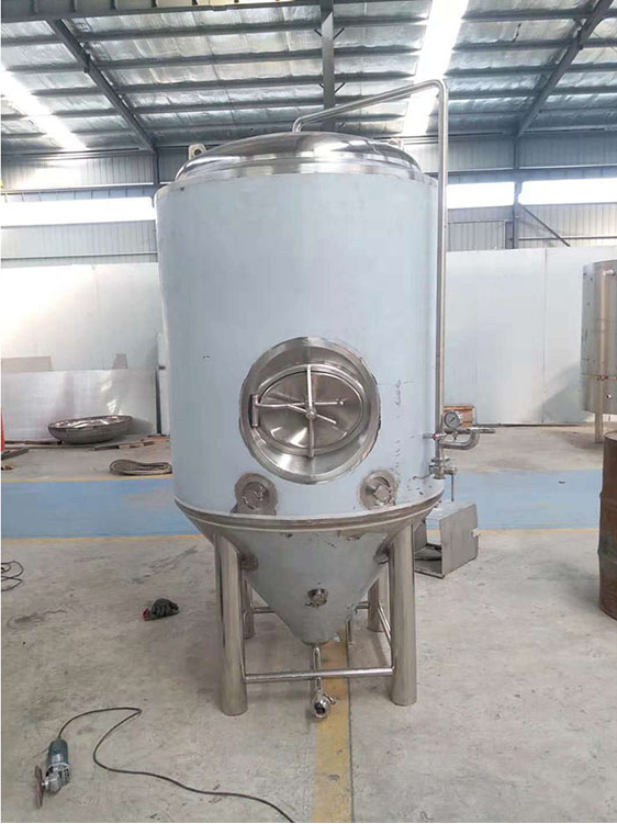 GHO Stainless Steel Beer Fermenter 600L Size Side Manhole Included 304/316 Material