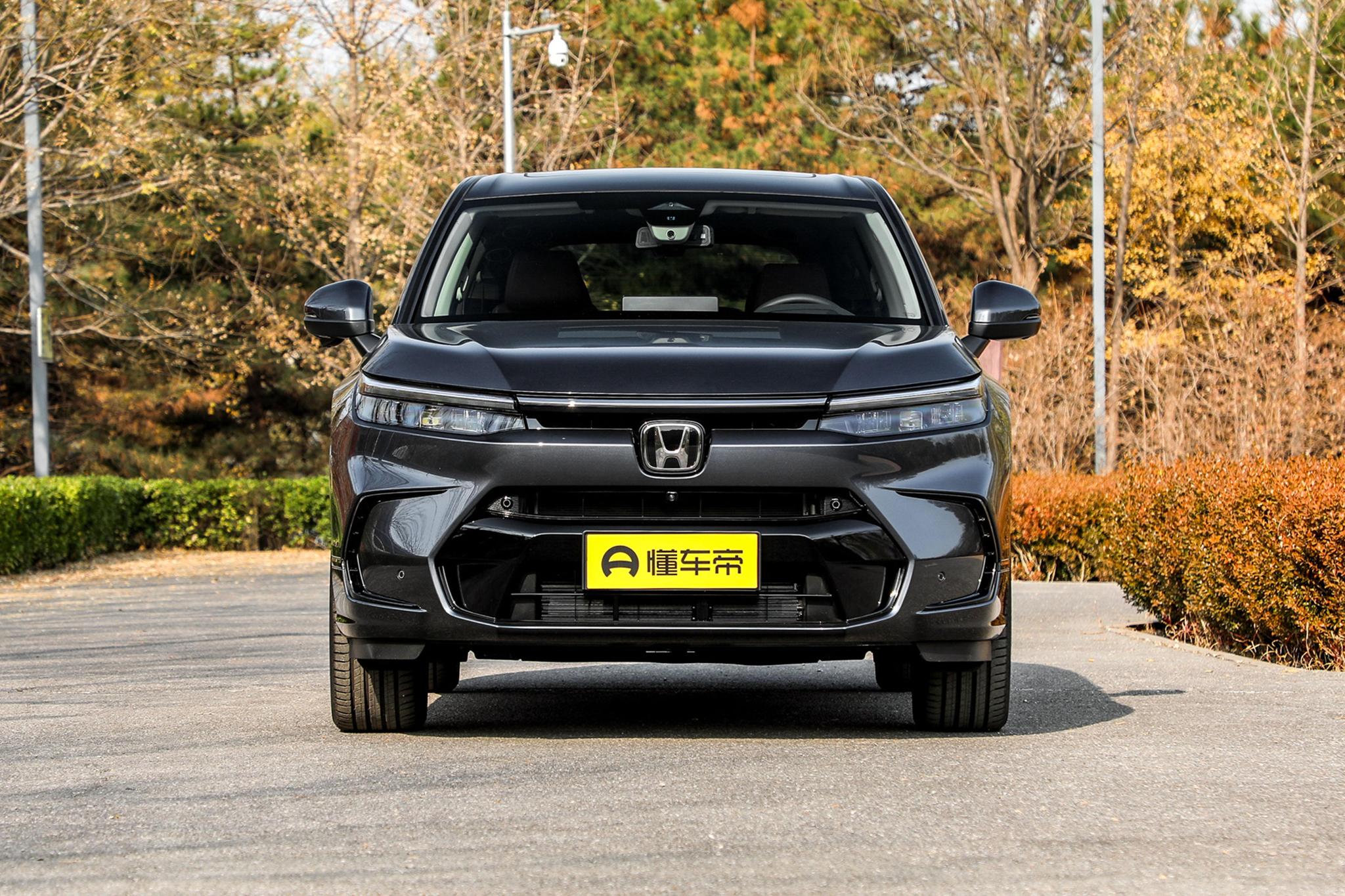 2024 Compact 5 Door 5 Seats Gasoline Hybrid Car with Real-Time-4Wd and Maximum Engine Torque of 243 Energy Type Gasoline